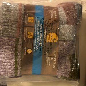 New unopened pack women’s carhartt socks